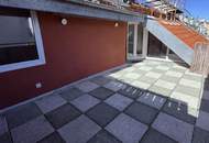 RARITÄT in TRAUMLAGE: in dieser klimatisierten DG-Wohnung mit 15m² Terrasse wohnt die Kreativität!