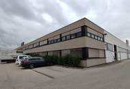 Halle mit Büro