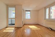 Breitenfelder Gasse: 4-Zimmer Wohnung mit Loggia in toller Lage - 4.OG