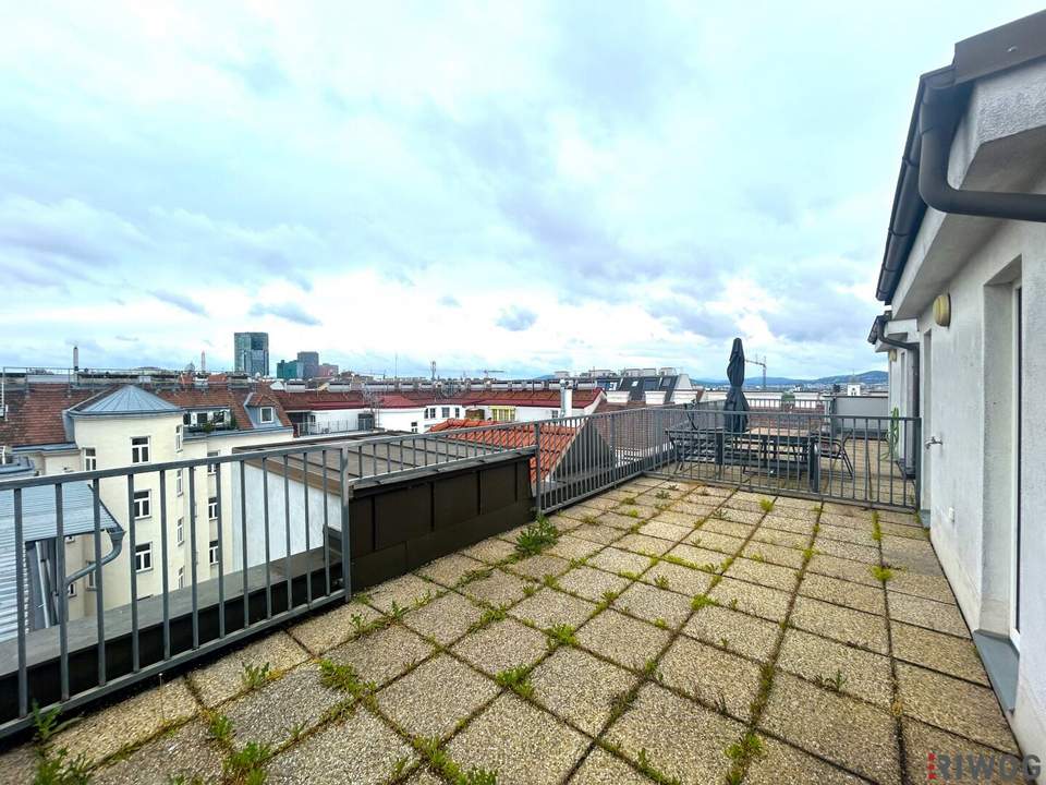 DG-Wohnung mit ca 30m² Dachterrasse I Nähe Triester Straße I Stellplatz optional I zwischen Quellenstraße und Troststraße