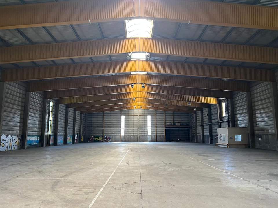 Lagerhalle mit ca. 2.670 m² auf einer Gewerbefläche von ca. 6.000 m² in Frohnleiten