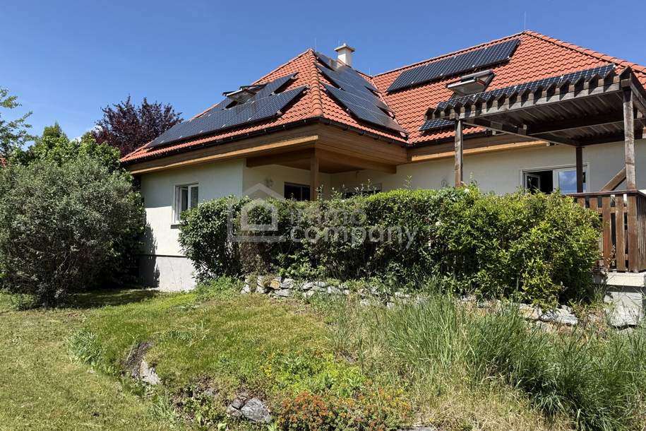 Raus aus der Stadt und lieber Wohnen im Grünen? Gepflegtes Einfamilienhaus mit Wellnessbereich, Photovoltaik mit großem Garten im Bezirk Neunkirchen - 1.268 m² Grundstück, Haus-kauf, 570.000,€, 2620 Neunkirchen