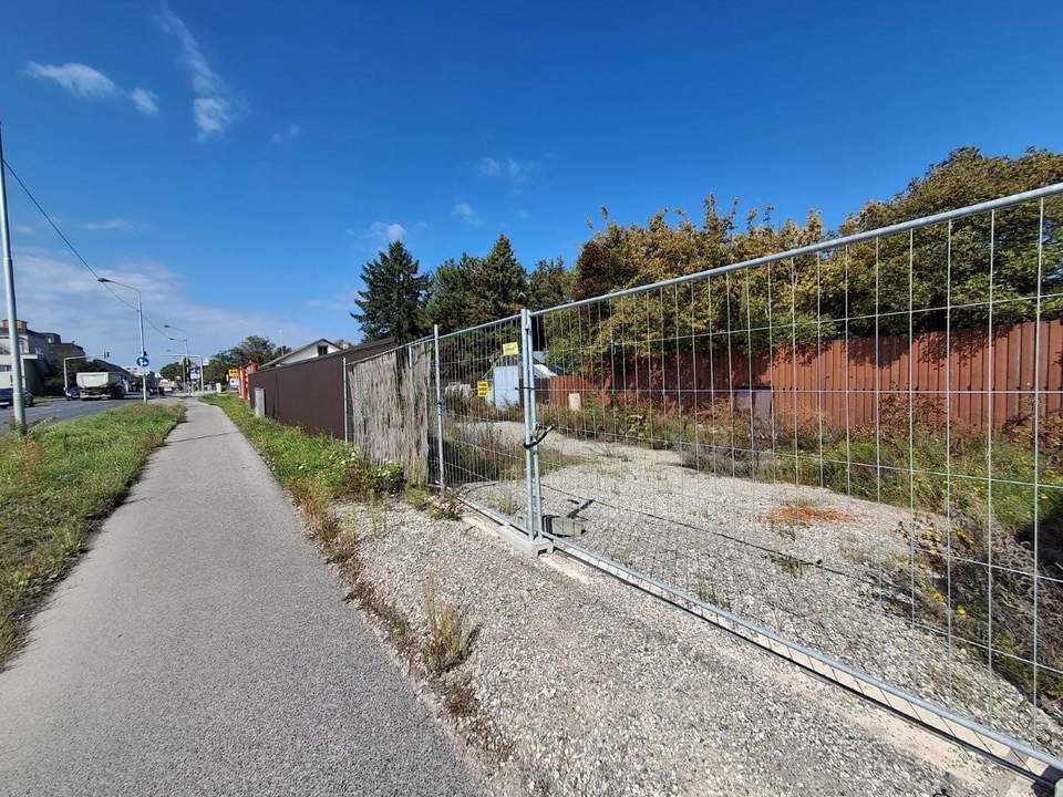 "Wien-Breitenlee - Pacht-Eck-Grundstück in frequentierter Lage"