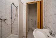 ++SBG7++ 3-Zimmer Altbau-Wohnung (sanierungsbedürftig) - viel Potenzial!!