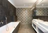 PENTHOUSE ohne SCHRÄGEN mit Vollverglasung und Wellnessterrasse inkl. Sauna und Blick über Wien - außergewöhnliche RARITÄT mit 2x Tiefgaragenplätzen im Haus / Kaufpreis inkl. LUXUS-Möblierung