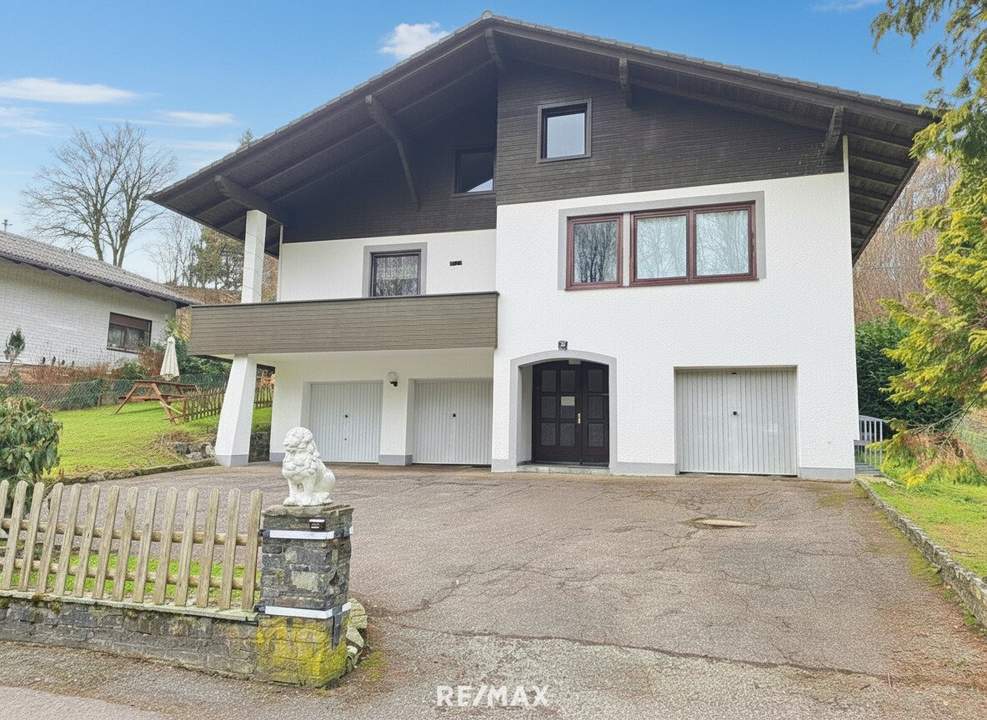 attraktives Einfamilienhaus mit zwei Wohneinheiten in ruhiger Siedlungslage