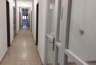 Geschäfts-, Gewerbe- und Bürogebäude im Zentrum