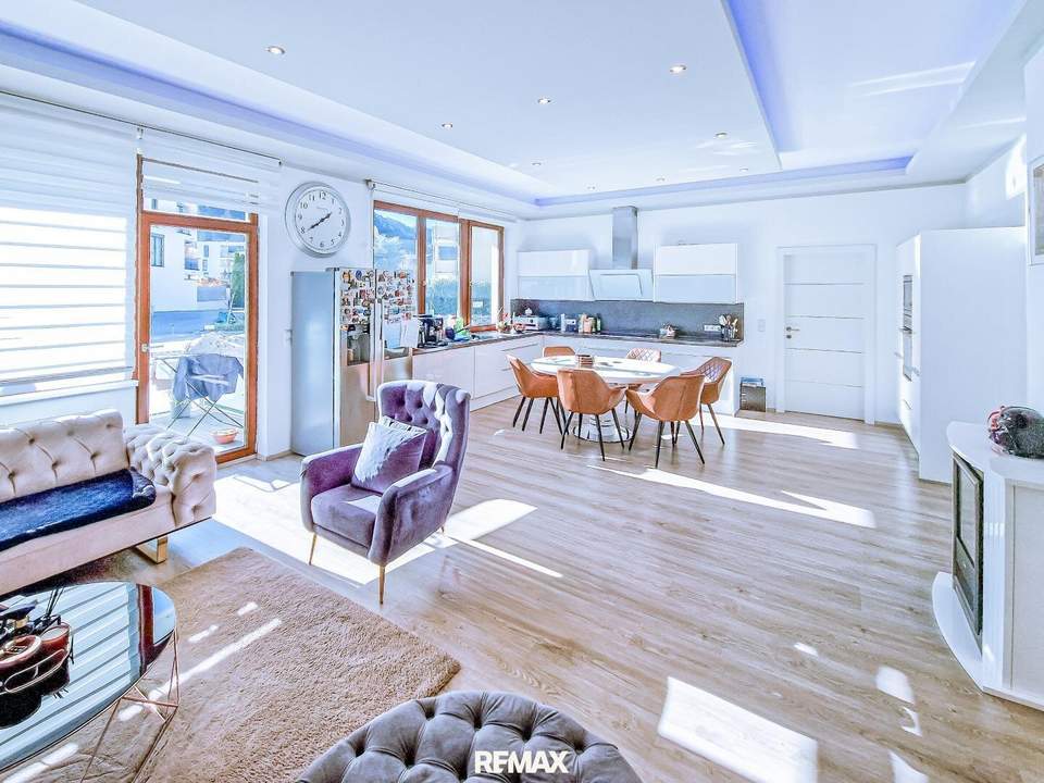 Hochwertiger 106 m² Altbau-Wohntraum mit sonnigem Balkon im Zentrum von Völs!