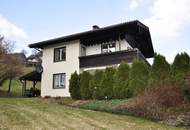 Mehr als ein Zuhause: Ein Refugium für Mensch und Tier - Zweifamilienhaus mit Doppelgarage und Stallgebäude