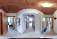 Zweifamilienhaus mit großem Garten, KFZ-Stellplätzen, Carport und Garage