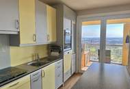 Wohnen im Erholungsgebiet - mit 2,5 Garagenstellplätzen - und spektakulärem Weitblick.