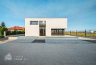 Exklusive Designvilla mit repräsentativem Firmensitz, 15-Meter-Pool und privater Fahrzeuggarage