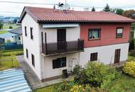 Solides Wohnhaus mit Nebengebäude und Pool in Kallham