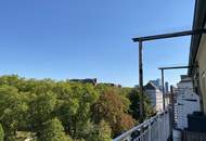 Dachgeschoß-Garconniere mit zwei Terrassen und Parkblick!