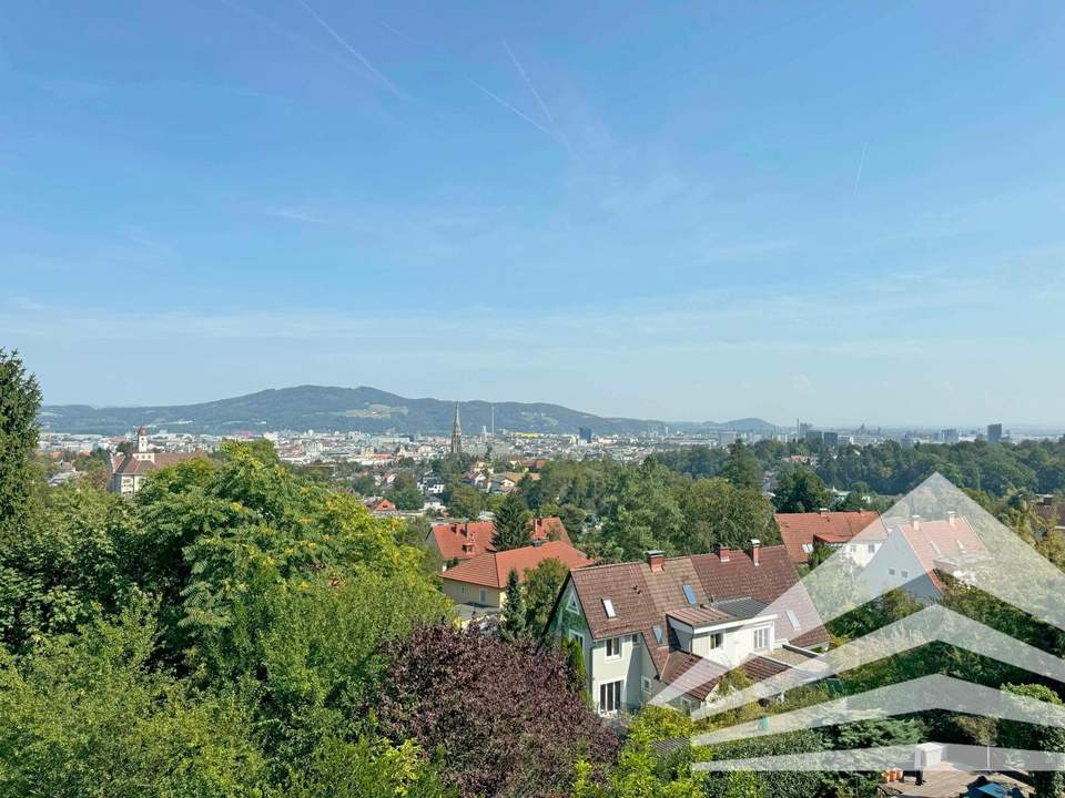 Seltenheitswert Römerberg: DG-Wohnung mit Linzblick &amp; großem Eigengarten!