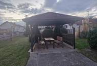 LIEBEVOLLES STADTHAUS MIT HERRLICHEM, RUHIGEN GARTEN SAMT LAUBE UND BESTER INFRASTRUKTUR DER STADT STOCKERAU