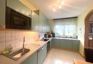 Sonniges Einfamilienhaus mit gepflegtem Garten, Terrasse, Balkon und Doppelgarage
