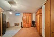 Geräumiges Eck-Reihenhaus mit guter Infrastruktur und Parkplatz