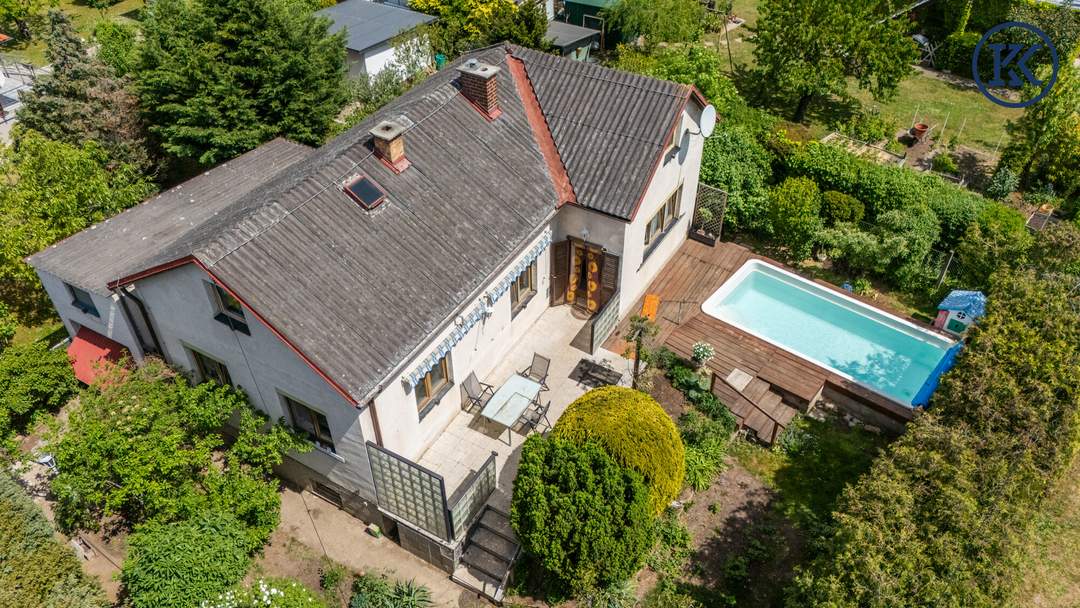 Sanierungsbedürftiges Einfamilienhaus mit 4 Zimmern und Garage in Strasshof