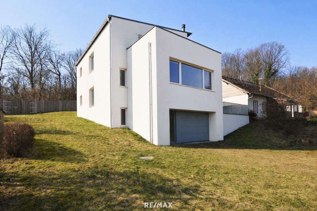 Rückzugsort im Grünen nahe Korneuburg – modernes, hochwertiges Wohnhaus mit großem Garten