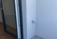 2-Zimmer-Dachgeschosswohnung mit Dachschräger, inkl. Komplettküche, Terrassen-Außerfläche und Kellerabteil - ALF52 Top1-45