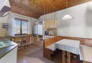 Schöner Privatwohnsitz mit großem Garten, 5 Schlafzimmern, 4 Bädern und Einliegerwohnung