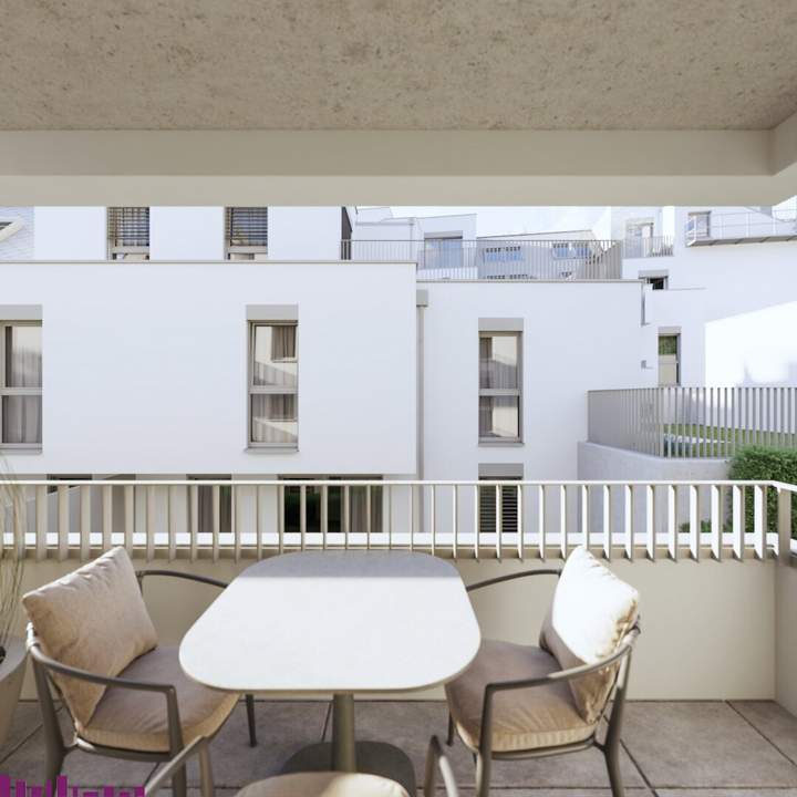 Abkühlen im hauseigenen Pool .... Ihre Traumwohnung mit Terrasse oder Garten und Fernblick Nähe Maurer Wald PROVISIONSFREI !!