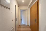 Helle 2-Zimmer-Wohnung mit Balkon und KFZ-Stellplatz