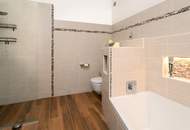 Baumeisterhaus in ökologischer Bauweise, Naturgarten, Photovoltaik