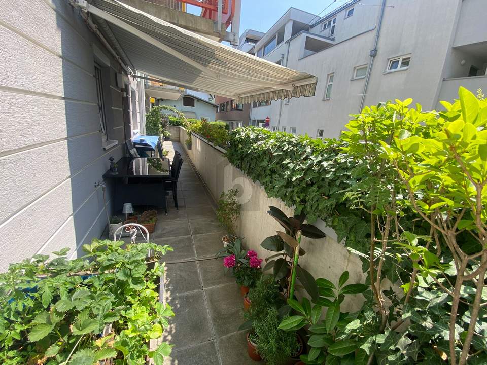 MODERN MIT GROßEM SÜD-BALKON NAHE LENDPLATZ