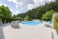 Villa voll unterkellert mit Poolhaus in absoluter Ruhelage