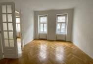 Provisionsfrei! Altbaubüro mit ruhigem Balkon und attraktivem Altbaugebäude