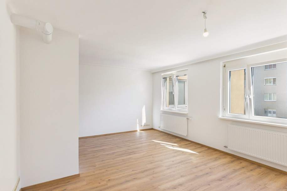 Helle 2,5-Zimmer-Wohnung direkt im Zentrum von Schwechat, Wohnung-miete, 980,00,€, 2320 Bruck an der Leitha