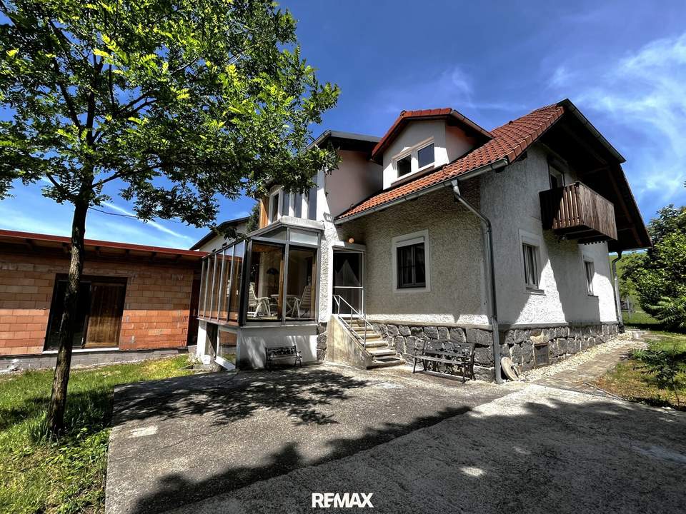 Wohnhaus mit großem Grundstück in Pram am Hausruck