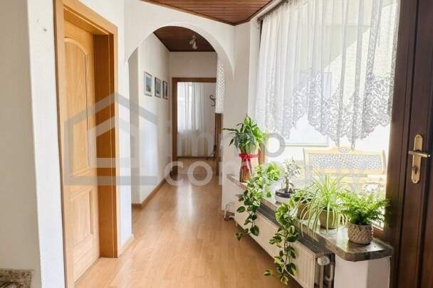 Liebevoll renoviertes Haus mit großen, hellen Räumen und sonniger Dachterrasse, Haus-kauf, 325.000,€, 2632 Neunkirchen