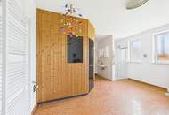 WILHERING: Perfekt aufgeteiltes Wohnhaus mit XL- Garage, Pool auf einem hervorragenden Grundstück mit ca. 1.069m²