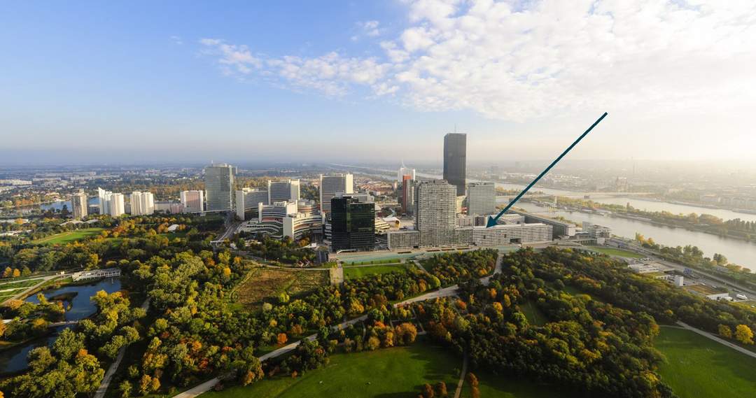 Traumlage bei der UNO-City – moderne Wohnung mit Loggia