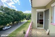 Charmante 2-Zimmer-Wohnung mit Loggia und Parkblick!