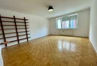 helle, gemütliche 2 Zimmer Wohnung in Top Lage (Warmmiete)