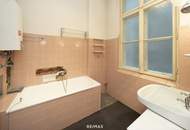 Charmante Altbauwohnung mit Entwicklungspotenzial in Bestlage des 7. Bezirks