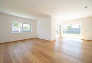 142 m² WOHNFLÄCHE – NEUWERTIG – SOFORT VERFÜGBAR! Luxuriöses Wohnen über zwei Etagen mit Designerküche, Garten und Carport in grüner Ruhelage!