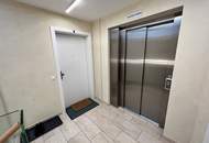Lichtdurchflutete Penthouse Architektur - barrierefreie 5-Zimmer Maisonette-Wohnung in exklusiver Lage mit teiloffener Galerieebene, zahlreichen Terrassen, 2 Bädern und PKW-Garagenplatz