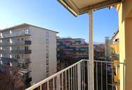 Schön sanierte Single/Pärchenwohnung mit Balkon