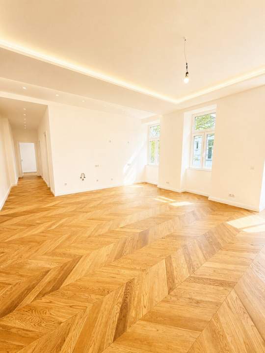 Luxuriöse Altbauwohnung mit zwei Balkonen in Toplage des 3. Bezirks