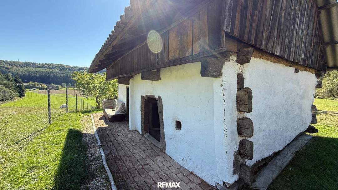 Idyllisches Kellerstöckl mit historischem Charme inmitten von Weingärten & Obstbäumen
