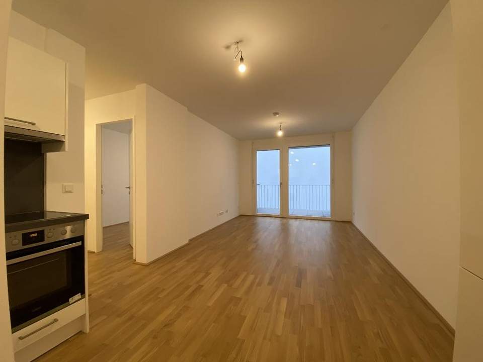 Koloniestraße beim FAC-Platz: Neubauwohnung mit Dusche und großem Balkon!!!