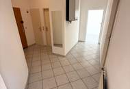 Nur ca. € 3.900 / m² !!! 2 Zimmer DG-Wohnung - Nur 20 Meter zur U3 Station Schweglerstraße !!!