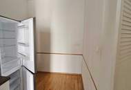 Graz - St. Leonhard! Am Fuße des Ruckerlbergs: Stilvolle Altbauwohnung mit zeitgemäßem Flair und ruhigen Innenhofbalkon!