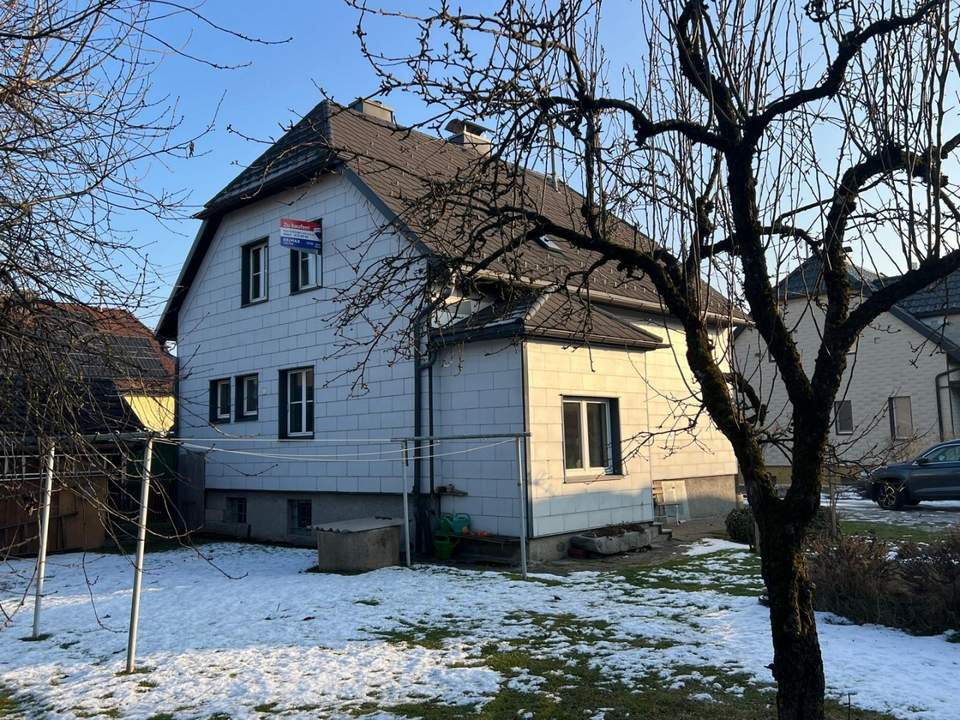 Charmantes Einfamilienhaus mit schönem Baumbestand in Garten in Ottensheim - Ein Raum für neue Geschichten!