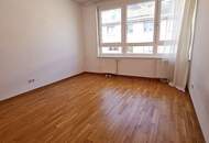 UNBEFRISTET, ROLLINGERGASSE, sonnige 75 m2 Neubau, 2 Zimmer, Wohnküche, Wannenbad, Parketten, WG-geeignet